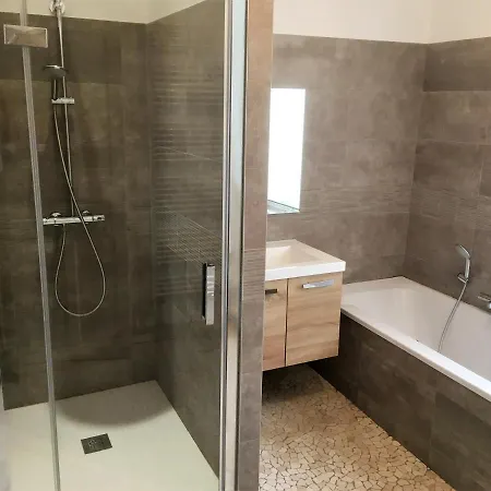 Отель Grande Maison En Coeur De 5 3*