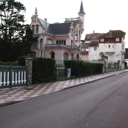 Отель Grande Maison En Coeur De 5 3*